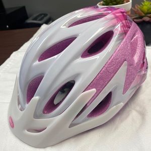 NWOT, New Adult Women GLEAM True Fit Helmet